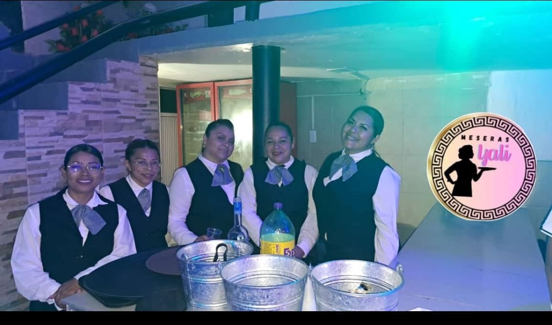 Servicio de Meseras Yali